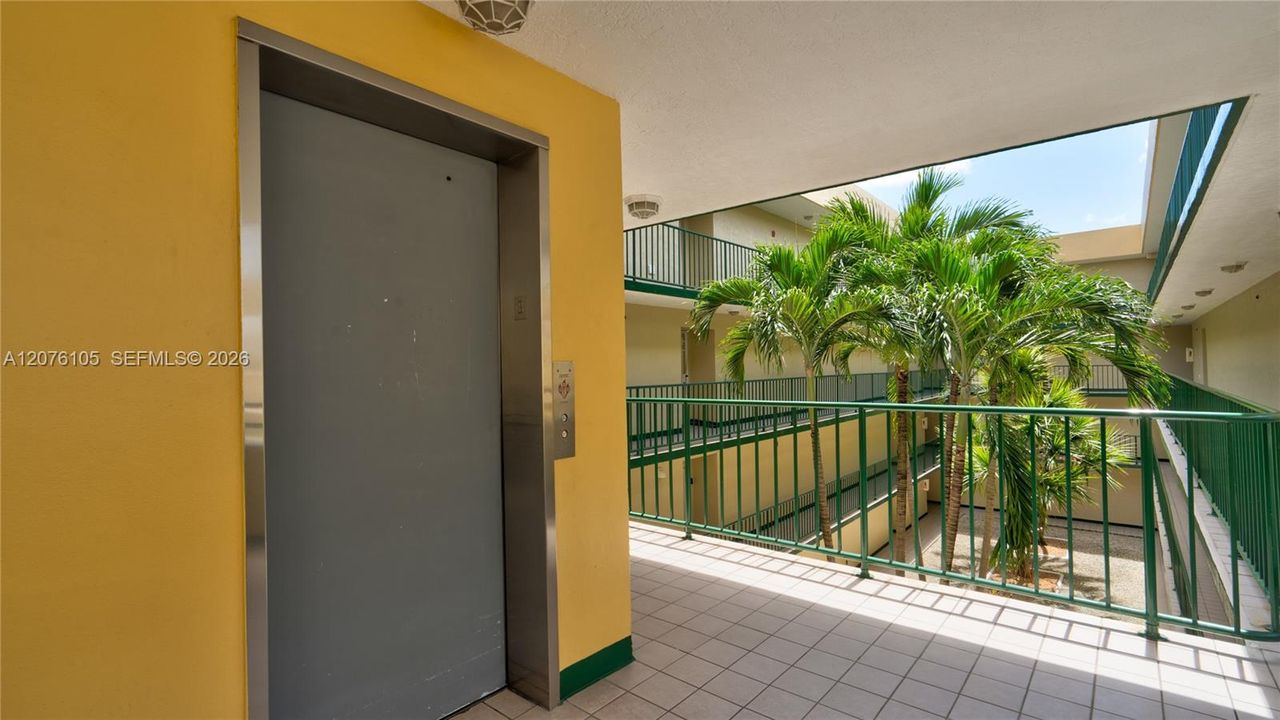 For Rent: $2,200 (2 beds, 2 baths, 840 Square Feet)