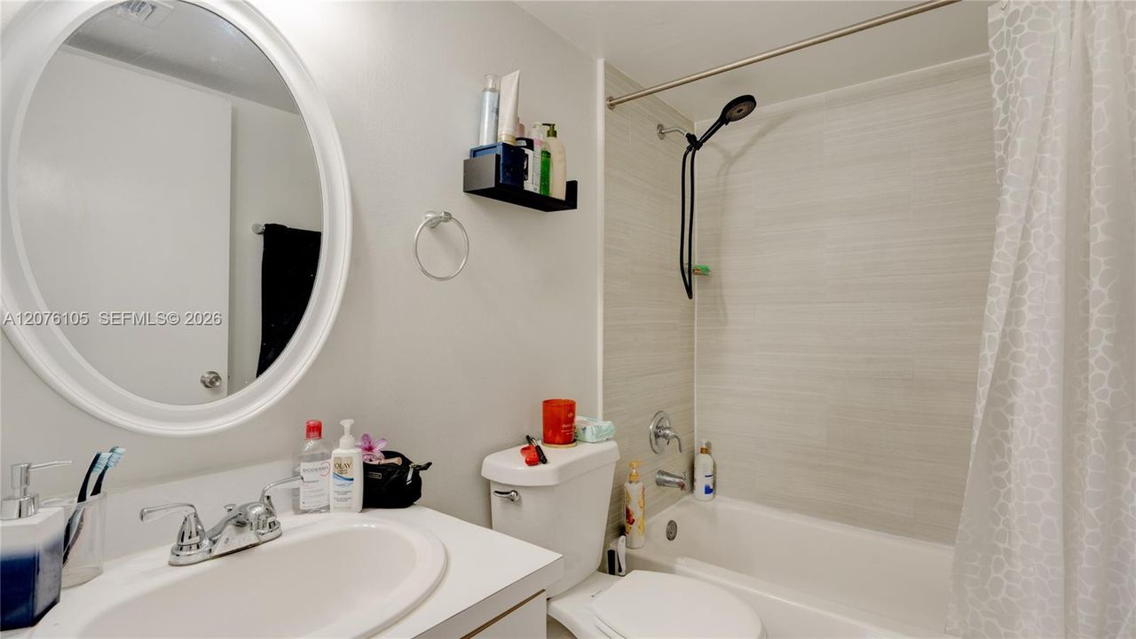 For Rent: $2,200 (2 beds, 2 baths, 840 Square Feet)