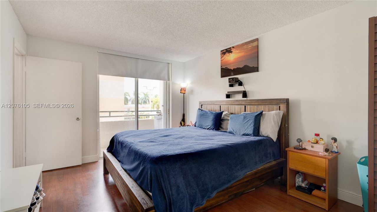 For Rent: $2,200 (2 beds, 2 baths, 840 Square Feet)