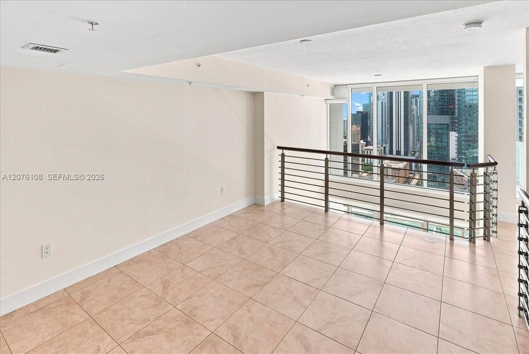 For Rent: $4,700 (2 beds, 2 baths, 1402 Square Feet)