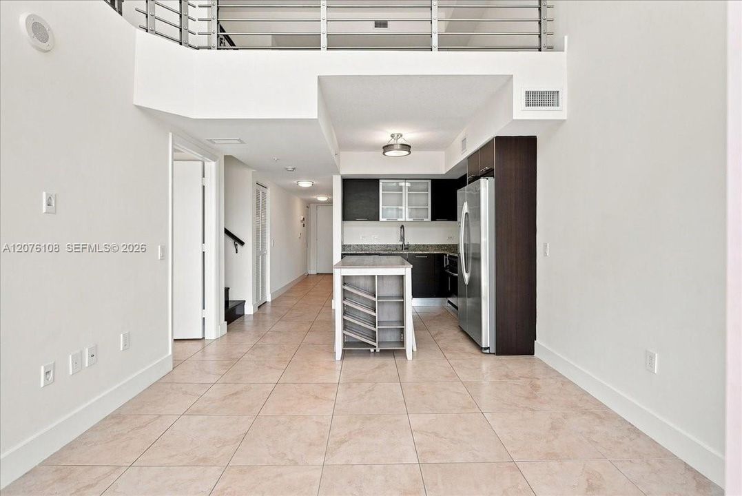 For Rent: $4,700 (2 beds, 2 baths, 1402 Square Feet)