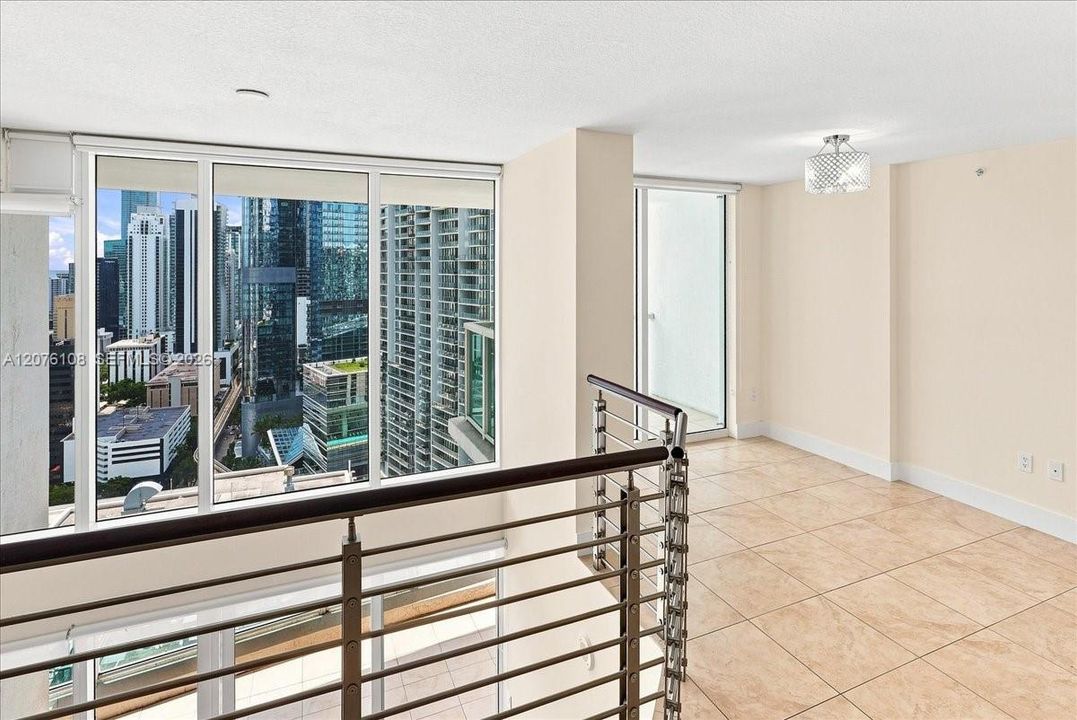 For Rent: $4,700 (2 beds, 2 baths, 1402 Square Feet)
