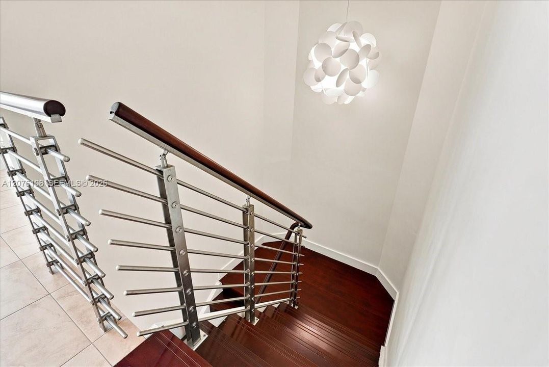 For Rent: $4,700 (2 beds, 2 baths, 1402 Square Feet)