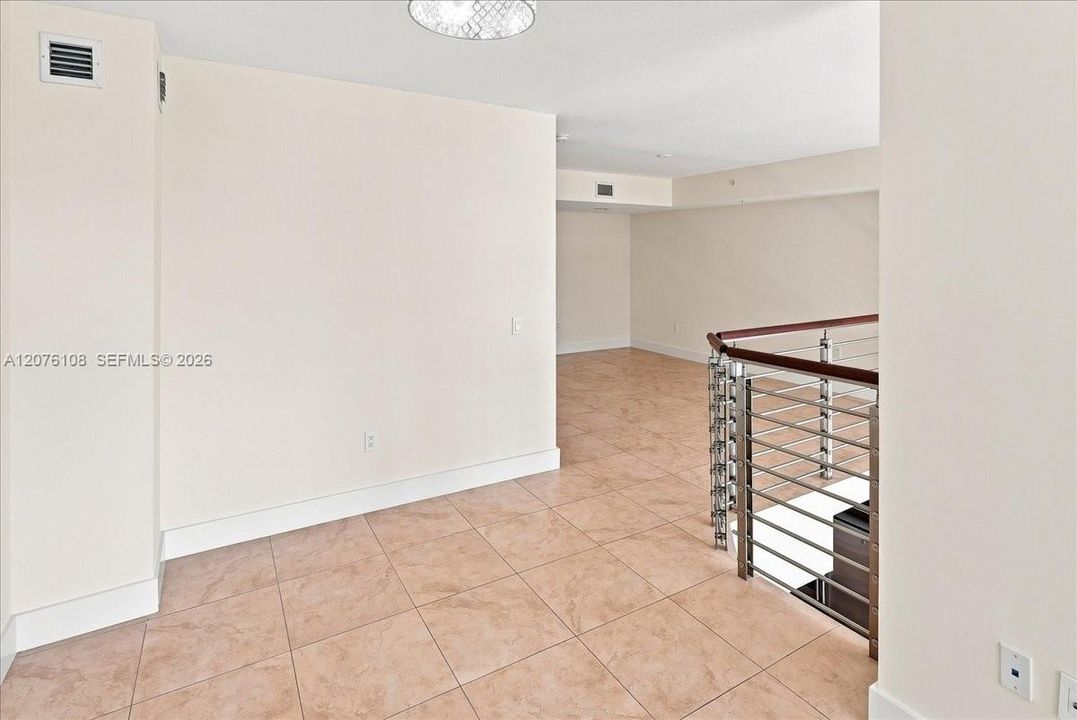 For Rent: $4,700 (2 beds, 2 baths, 1402 Square Feet)