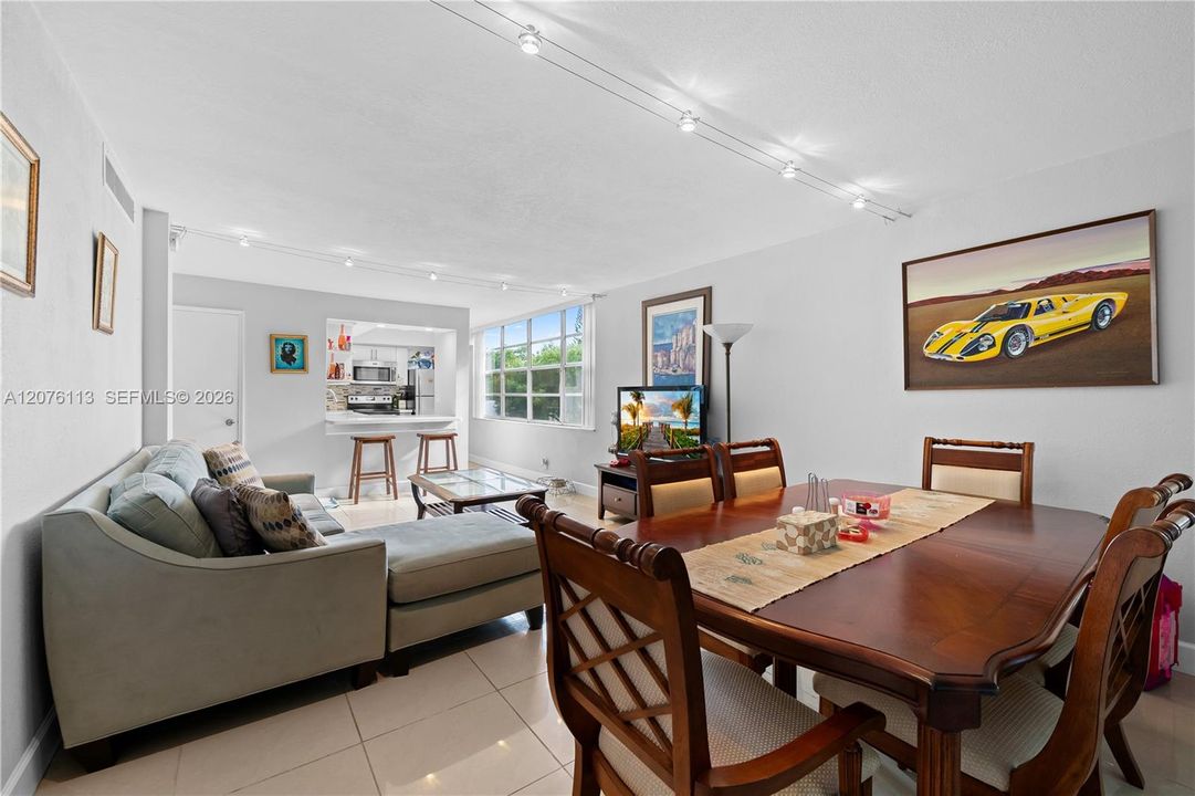 En Venta: $210,000 (2 camas, 2 baños, 980 Pies cuadrados)