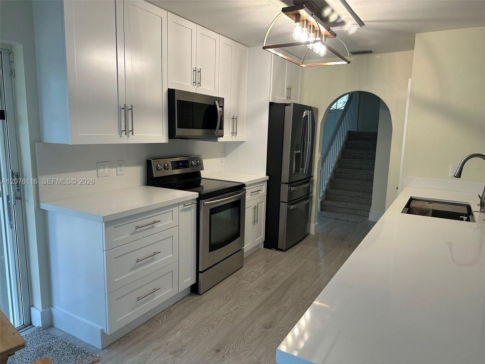 For Sale: $749,900 (4 beds, 2 baths, 2023 Square Feet)