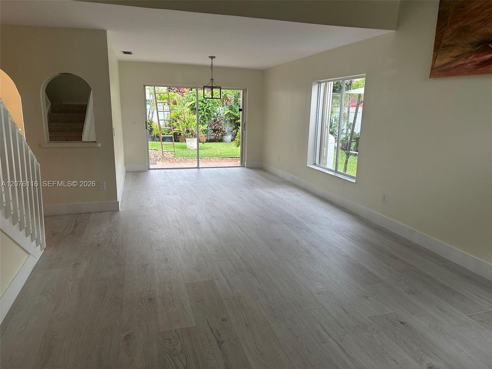 For Sale: $749,900 (4 beds, 2 baths, 2023 Square Feet)