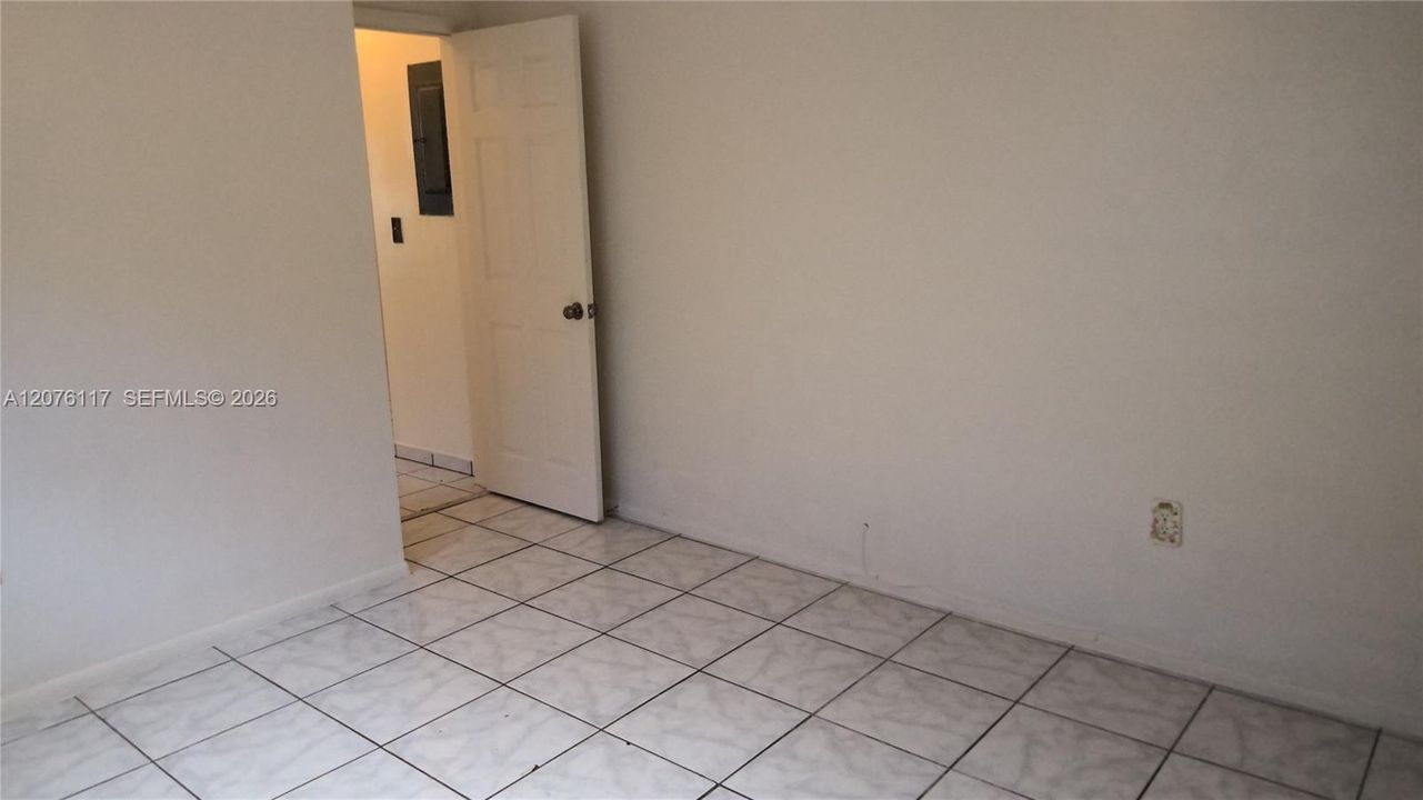 En Renta: $2,875 (3 camas, 2 baños, 2295 Pies cuadrados)