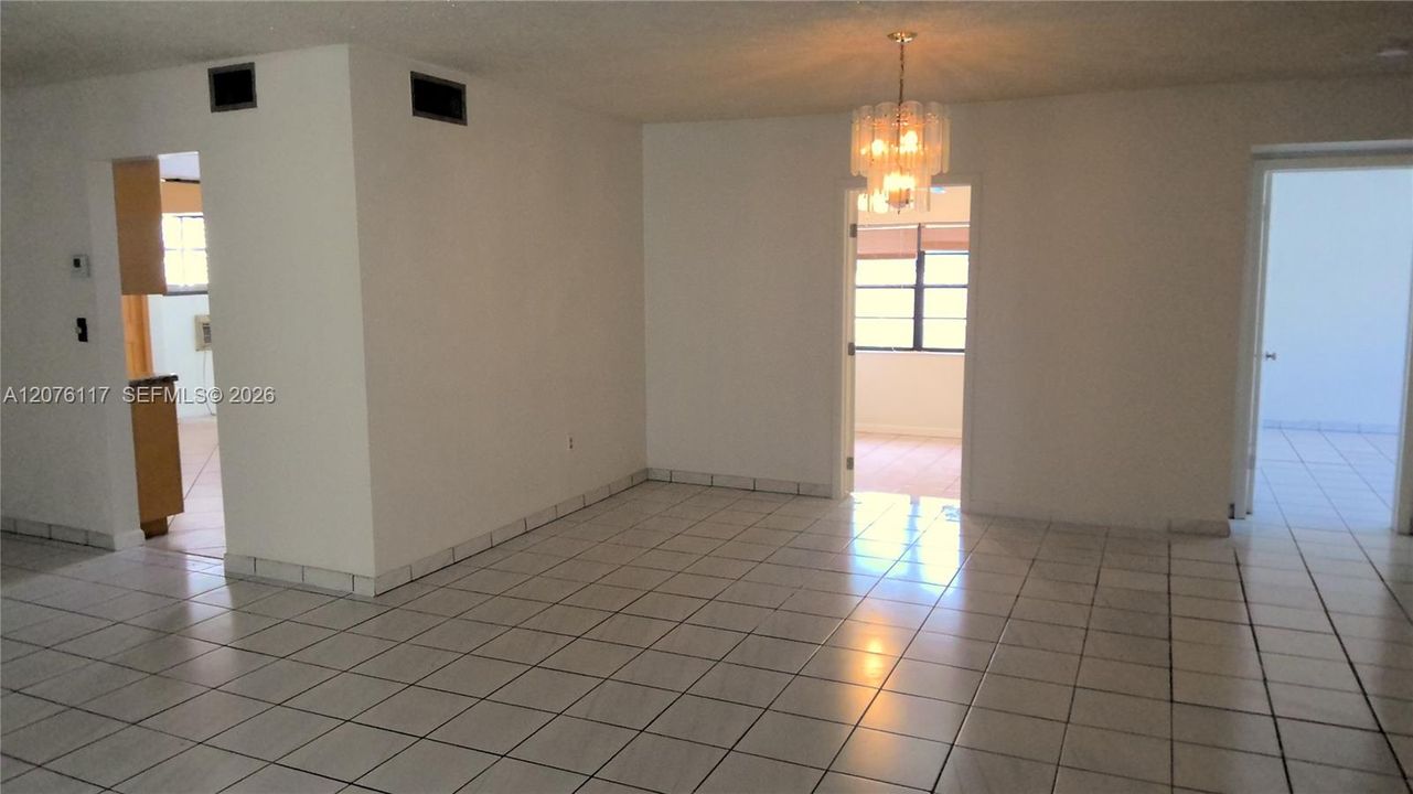 En Renta: $2,875 (3 camas, 2 baños, 2295 Pies cuadrados)