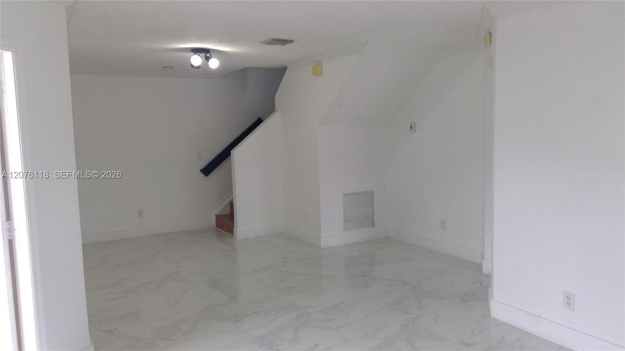 В аренду: $2,800 (3 спален, 2 ванн, 1547 Квадратных фут)