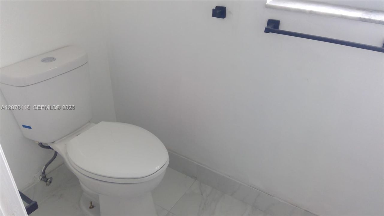 1/2 1ST FLOOR