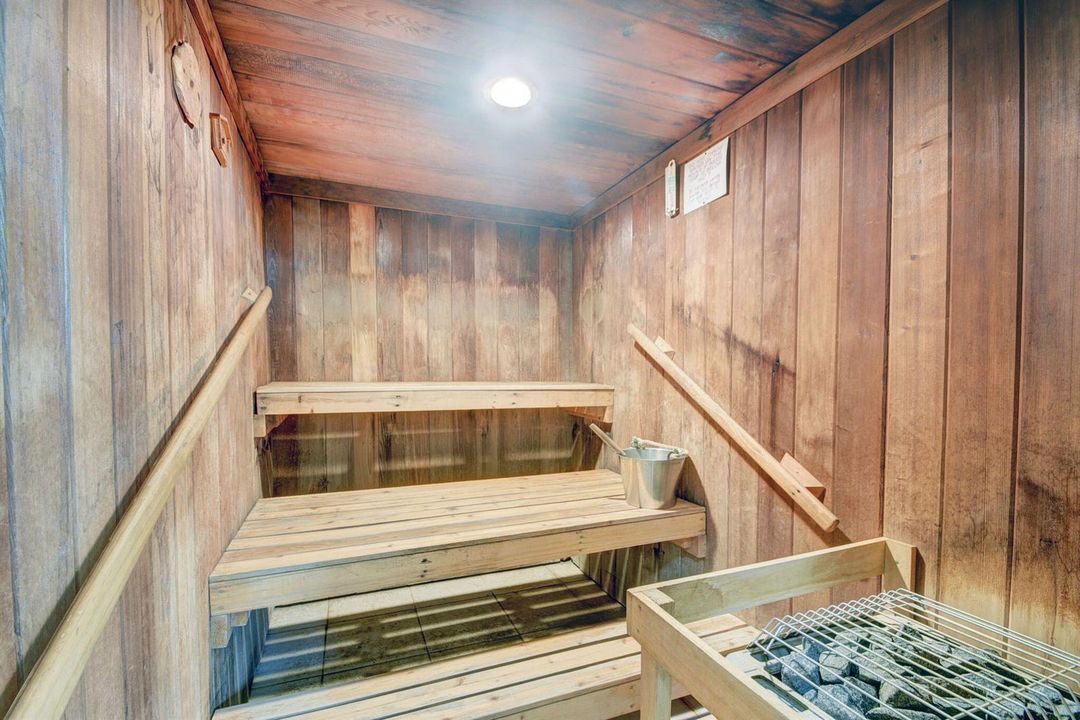 46-web-or-mls-Pointe Overlook (7)