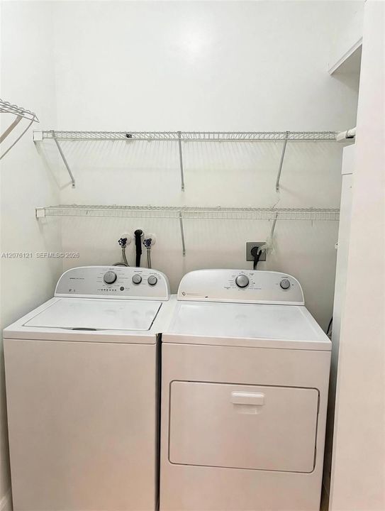 В аренду: $4,100 (3 спален, 2 ванн, 1835 Квадратных фут)