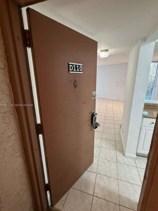 For Rent: $1,850 (2 beds, 2 baths, 970 Square Feet)