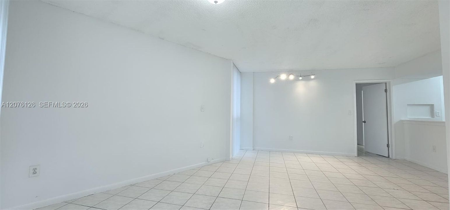 For Rent: $1,850 (2 beds, 2 baths, 970 Square Feet)
