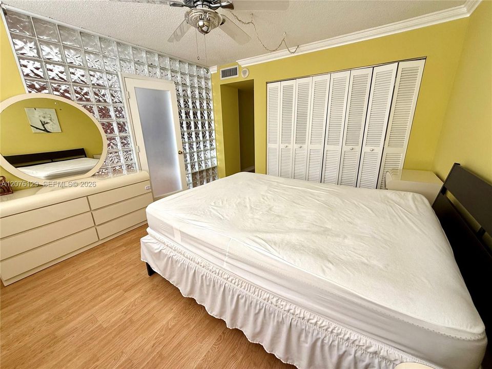 В аренду: $2,200 (2 спален, 2 ванн, 1100 Квадратных фут)