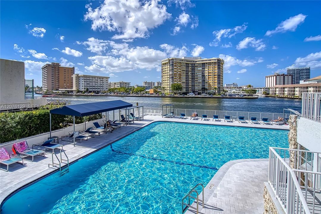 В аренду: $2,200 (2 спален, 2 ванн, 1100 Квадратных фут)