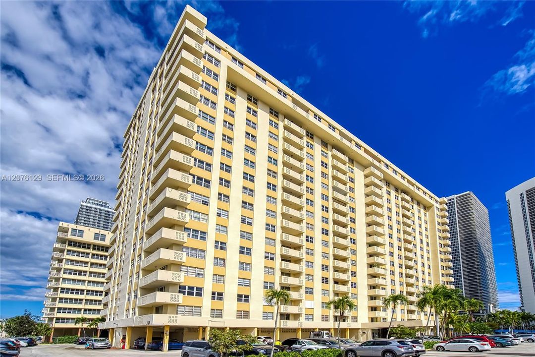 В аренду: $2,200 (2 спален, 2 ванн, 1100 Квадратных фут)