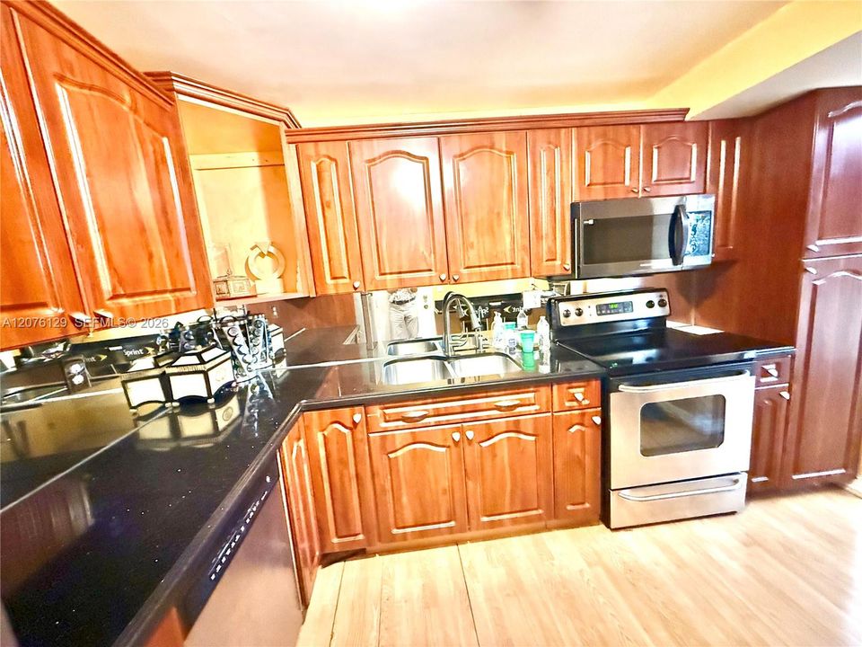 В аренду: $2,200 (2 спален, 2 ванн, 1100 Квадратных фут)
