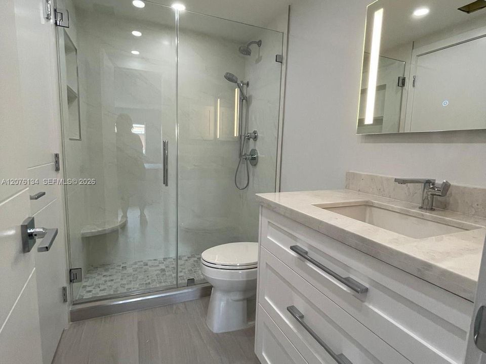 В аренду: $2,000 (1 спален, 1 ванн, 712 Квадратных фут)