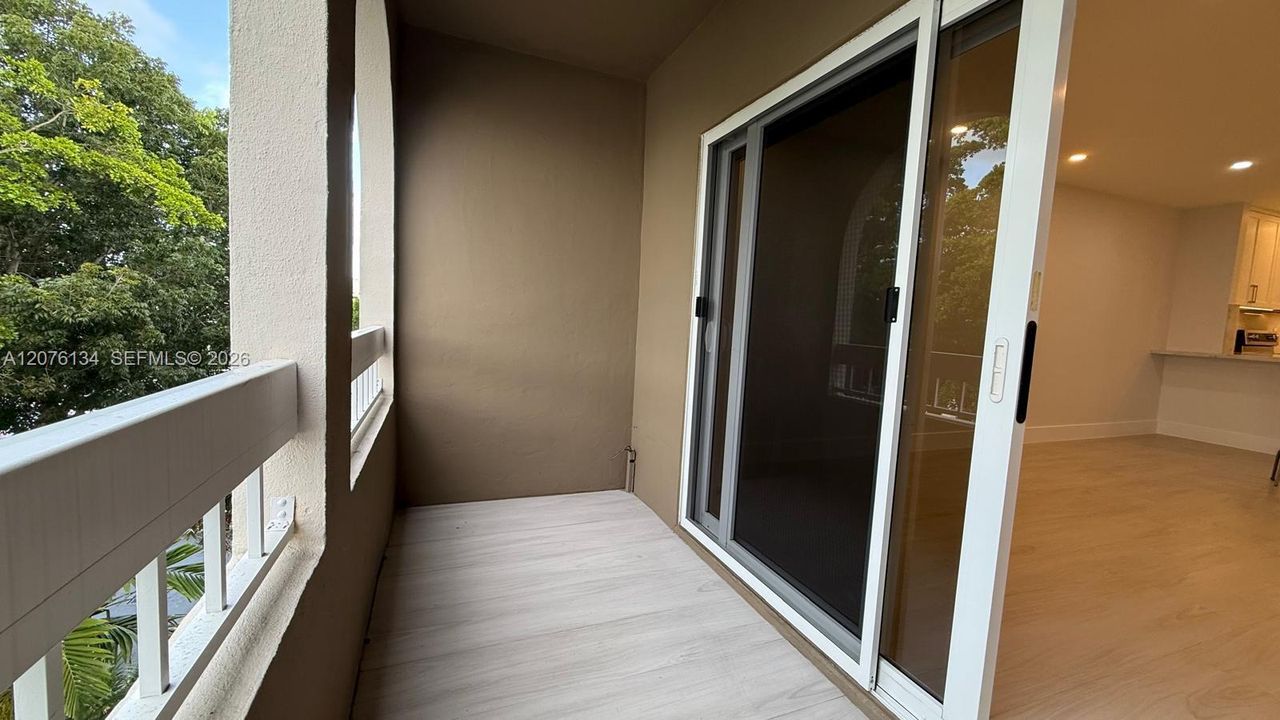 В аренду: $2,000 (1 спален, 1 ванн, 712 Квадратных фут)