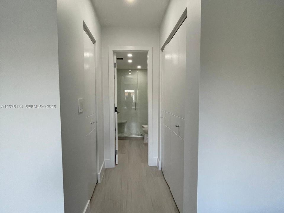 В аренду: $2,000 (1 спален, 1 ванн, 712 Квадратных фут)