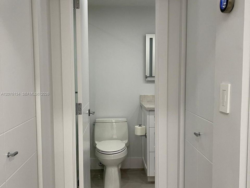 В аренду: $2,000 (1 спален, 1 ванн, 712 Квадратных фут)