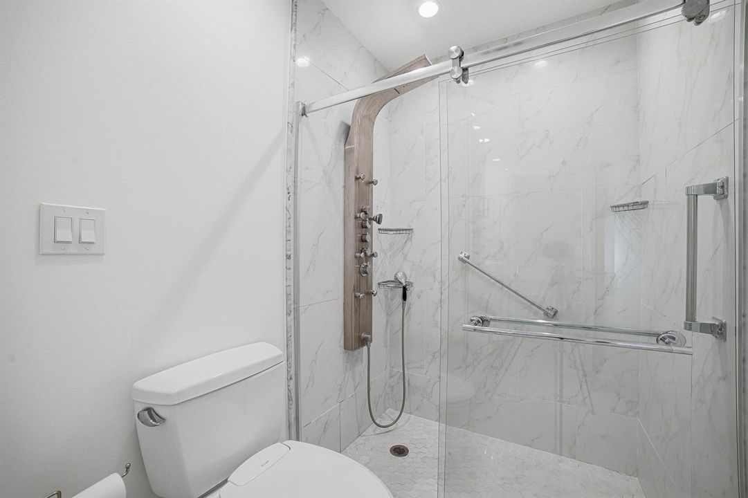 Bedroom1-Bathroom-B