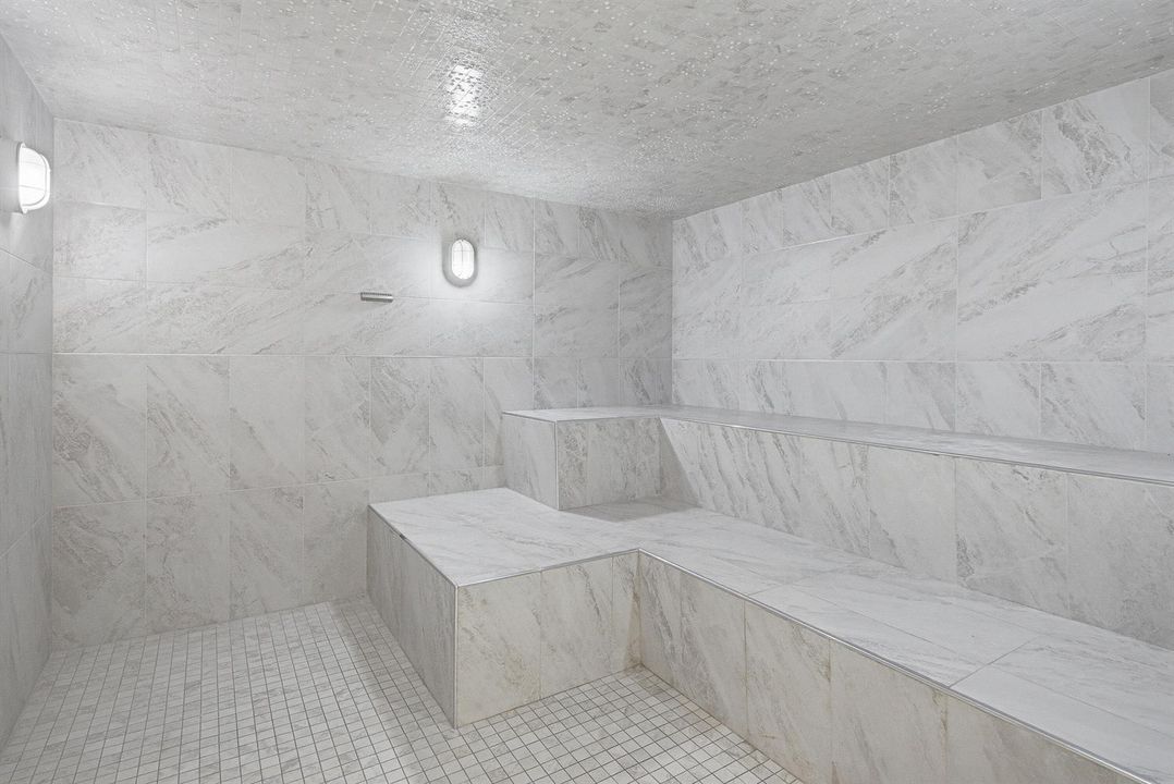 Clubhouse-Steam Room