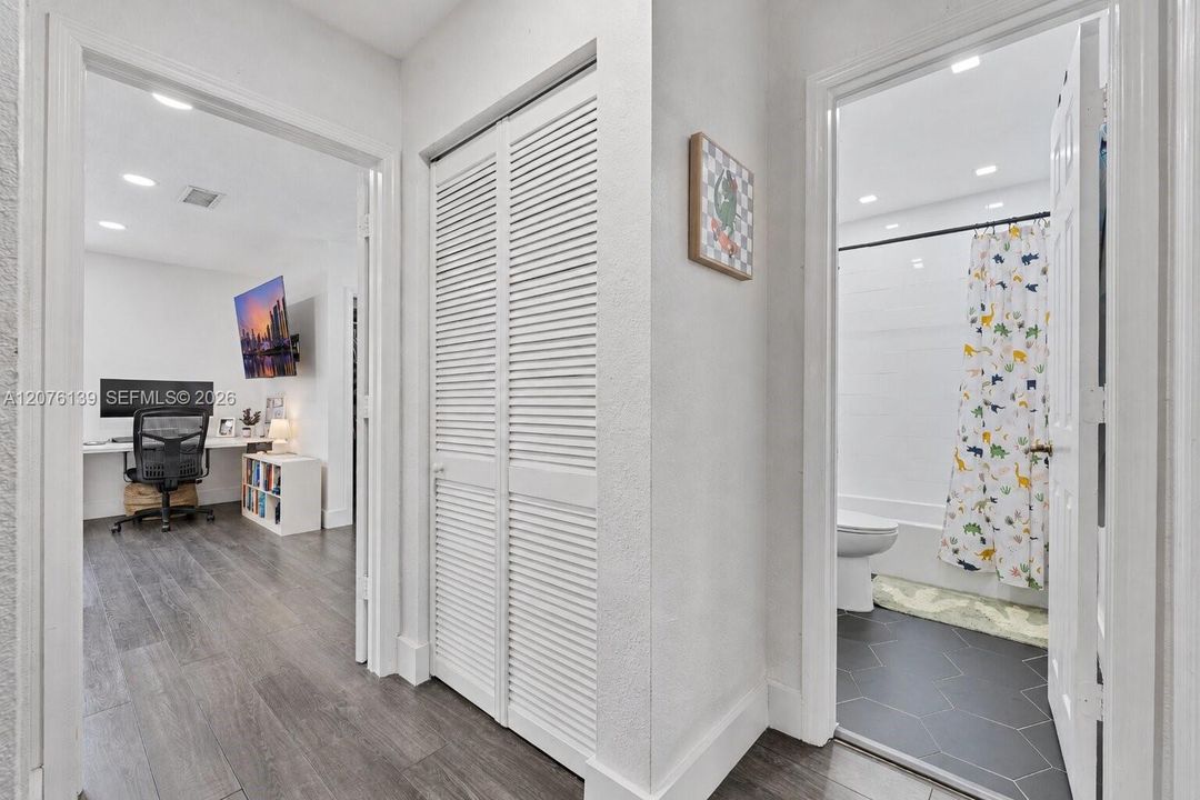For Sale: $549,500 (3 beds, 2 baths, 1834 Square Feet)
