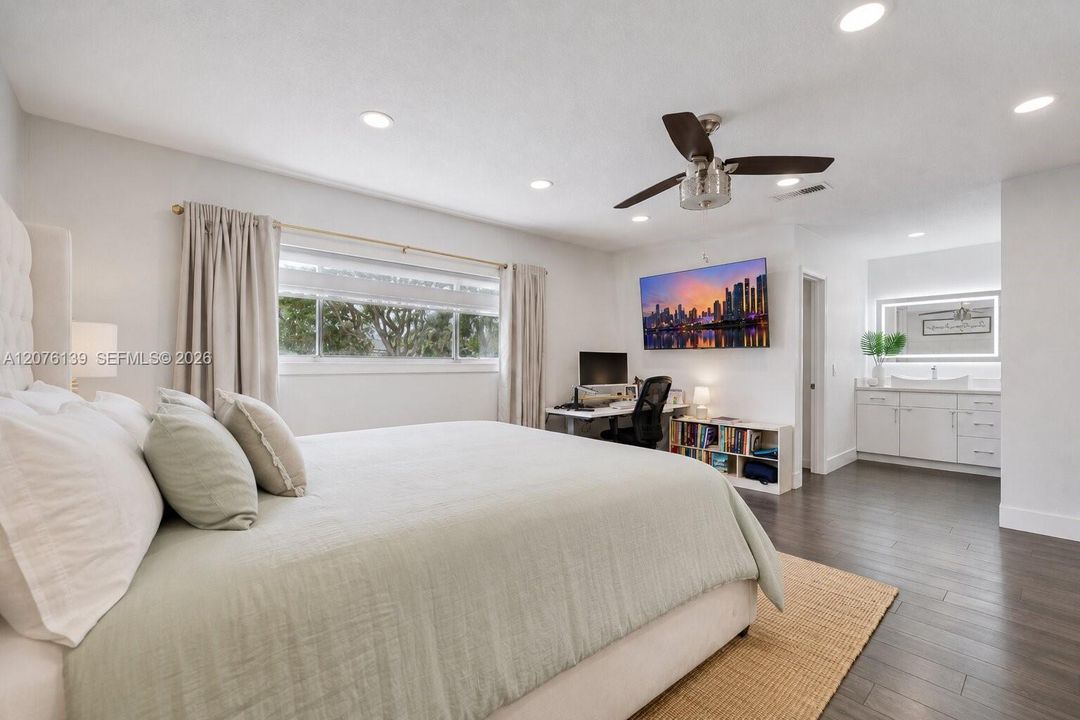 For Sale: $549,500 (3 beds, 2 baths, 1834 Square Feet)
