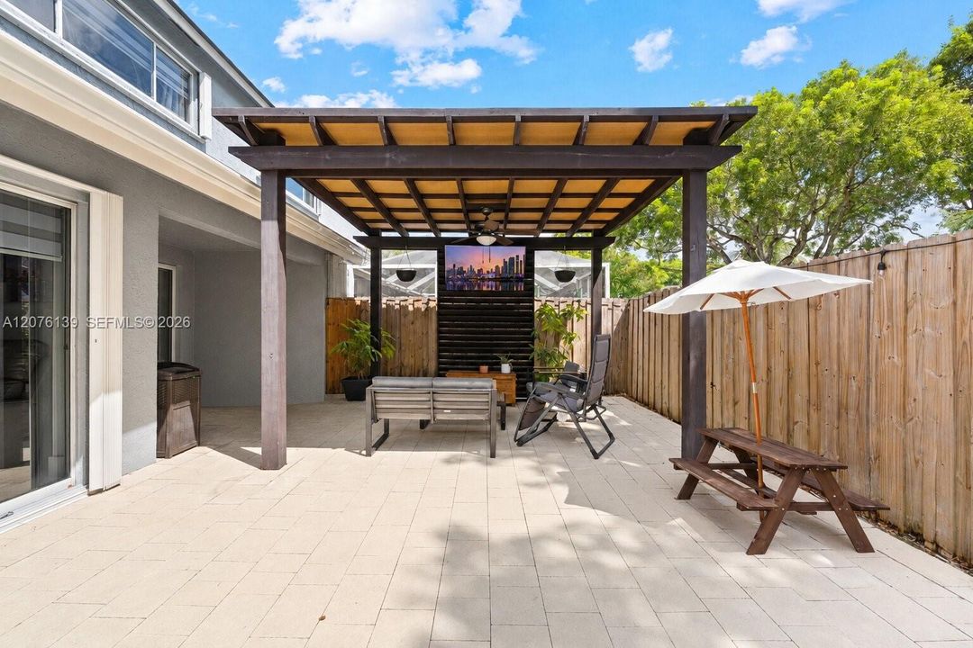 For Sale: $549,500 (3 beds, 2 baths, 1834 Square Feet)