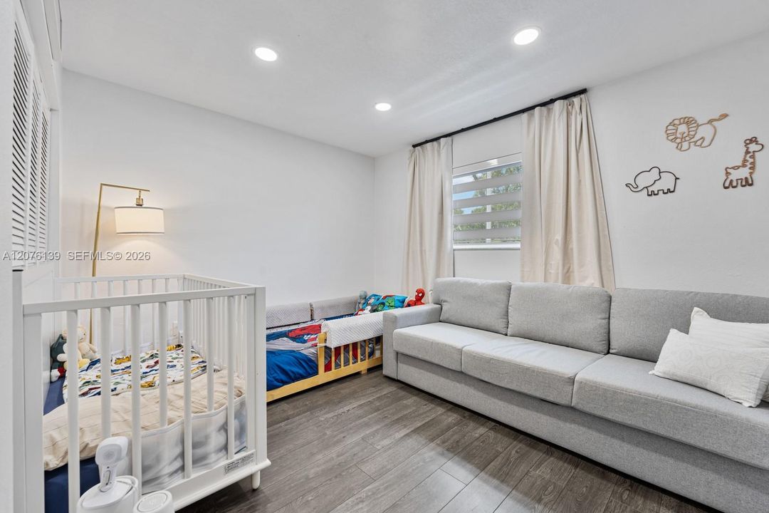 For Sale: $549,500 (3 beds, 2 baths, 1834 Square Feet)