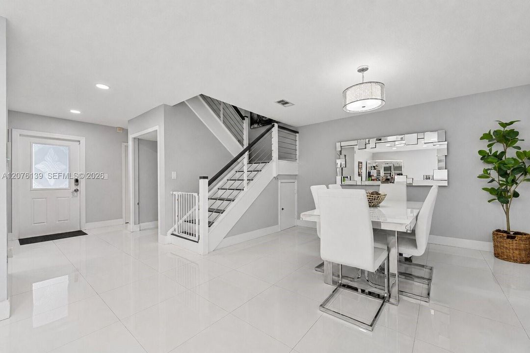 For Sale: $549,500 (3 beds, 2 baths, 1834 Square Feet)