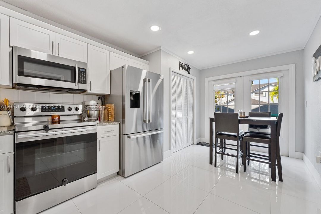 For Sale: $549,500 (3 beds, 2 baths, 1834 Square Feet)