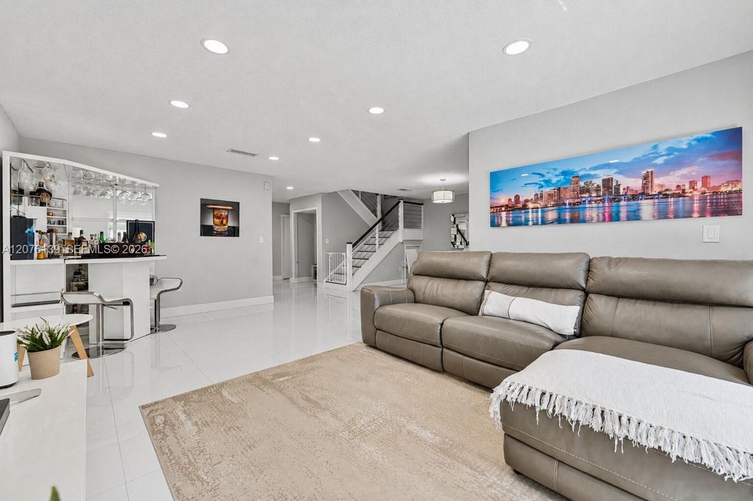 For Sale: $549,500 (3 beds, 2 baths, 1834 Square Feet)