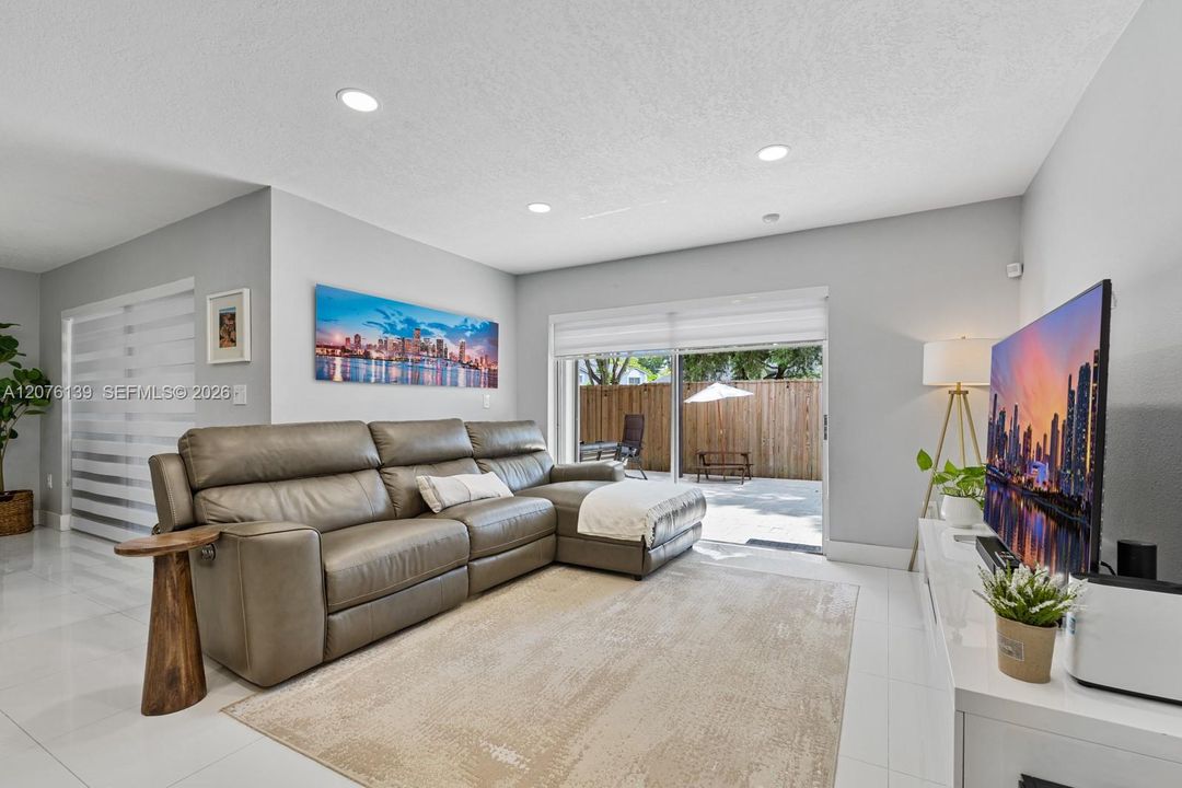 For Sale: $549,500 (3 beds, 2 baths, 1834 Square Feet)