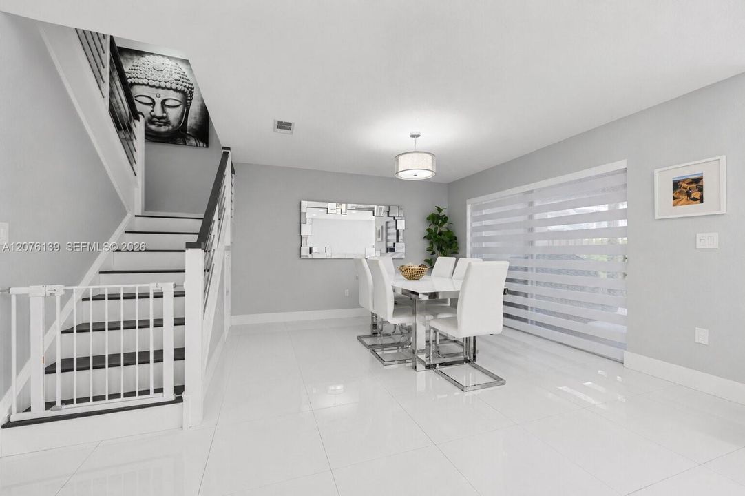 For Sale: $549,500 (3 beds, 2 baths, 1834 Square Feet)