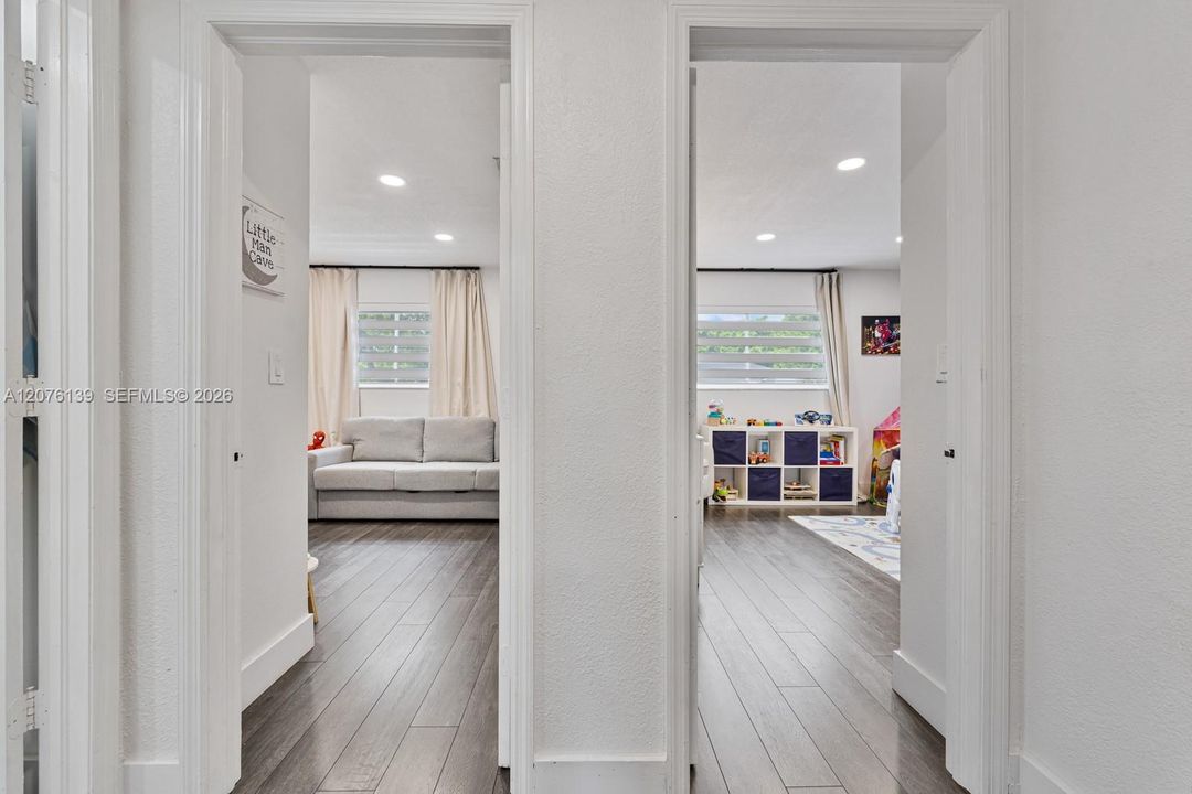 For Sale: $549,500 (3 beds, 2 baths, 1834 Square Feet)