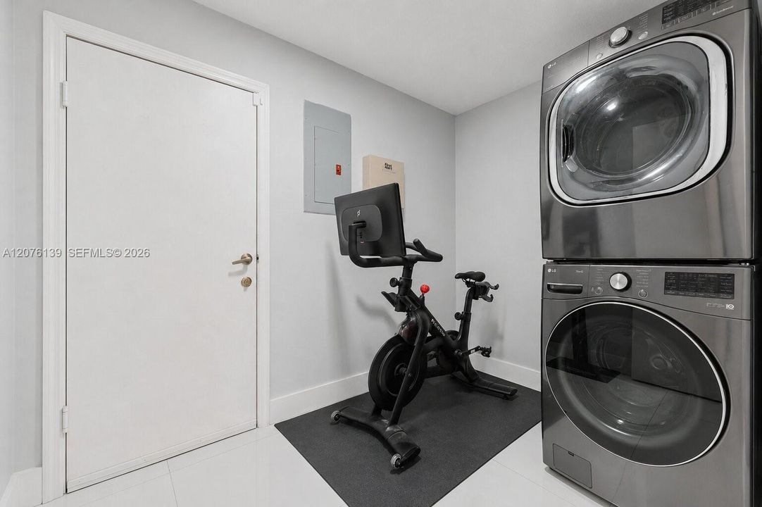 For Sale: $549,500 (3 beds, 2 baths, 1834 Square Feet)