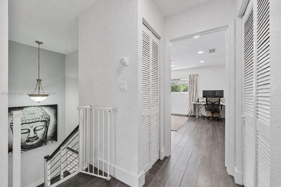 For Sale: $549,500 (3 beds, 2 baths, 1834 Square Feet)