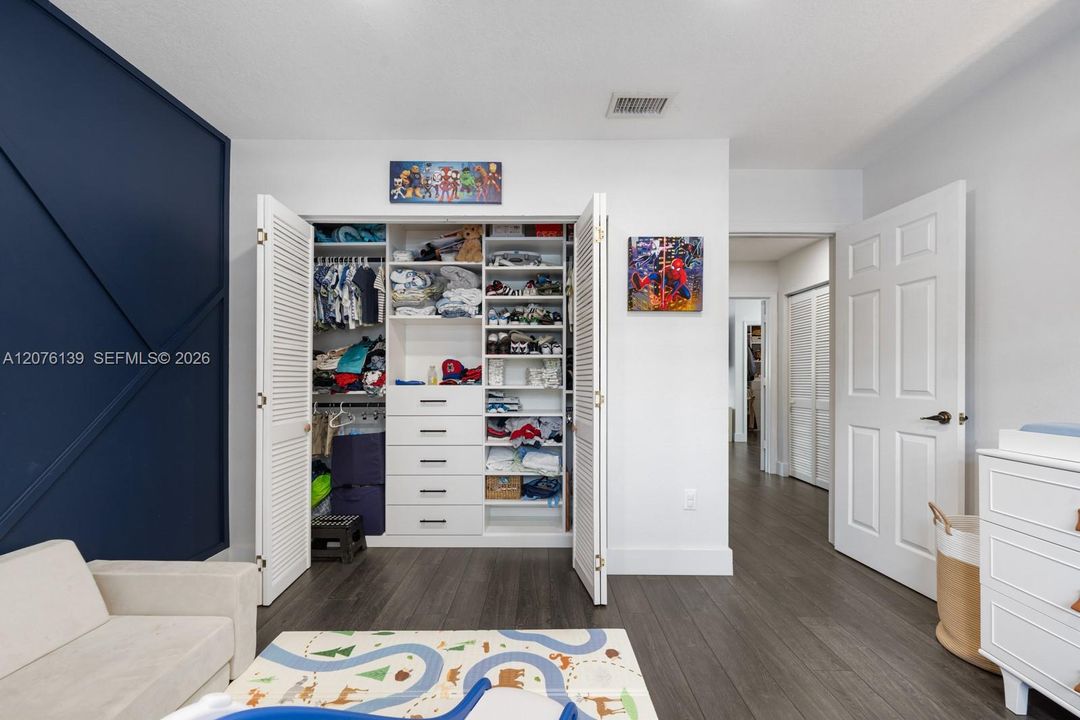 For Sale: $549,500 (3 beds, 2 baths, 1834 Square Feet)