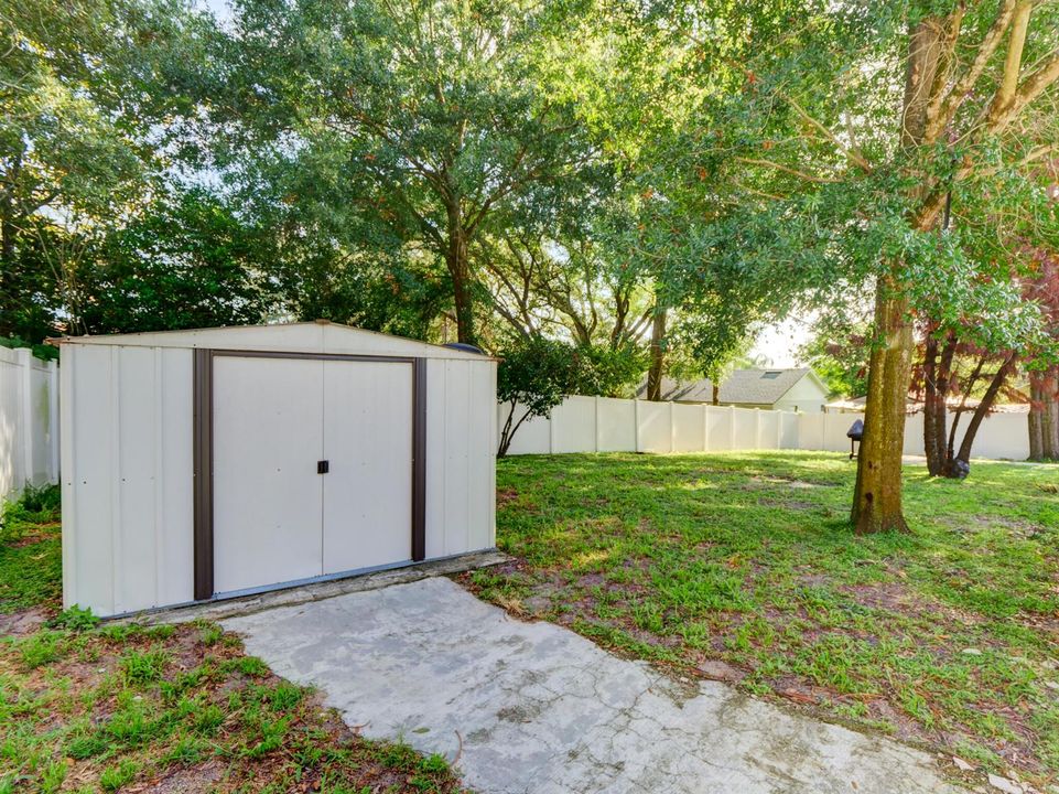 1915 E LAKE Storage Shed