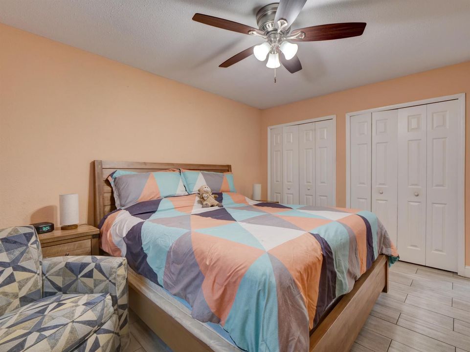 1915 E LAKE Master bedroom 1
