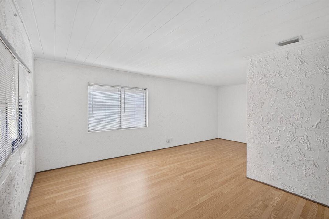 Living/Dining area