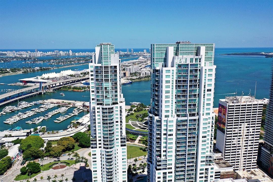 For Rent: $2,800 (1 beds, 1 baths, 708 Square Feet)