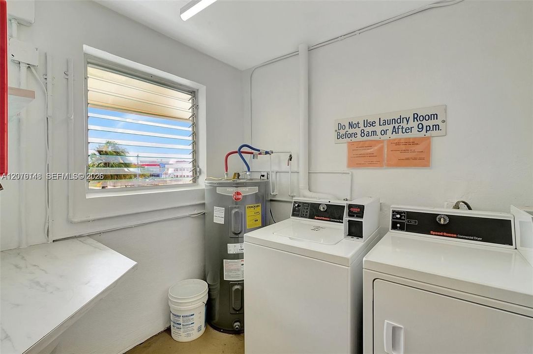 For Sale: $64,500 (1 beds, 1 baths, 688 Square Feet)