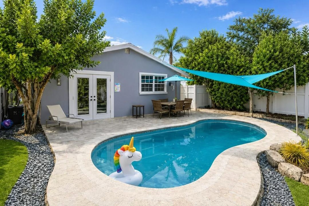 Pool no Fence