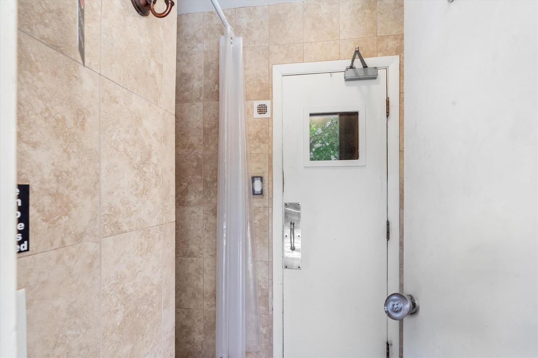 23-1021 Hillsboro Mile Amenities-420