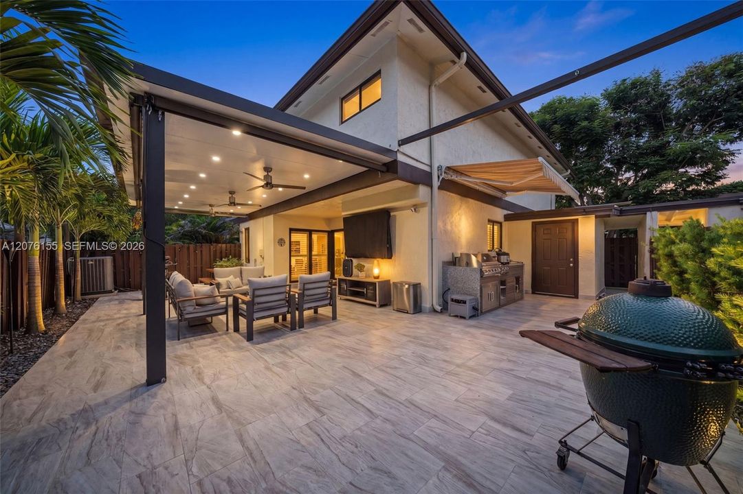 For Sale: $594,500 (3 beds, 3 baths, 1914 Square Feet)